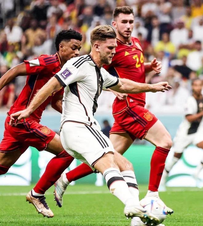 久保建英：堂安律的进球非常漂亮，这种处理方式正是他擅长的（久保建英称赞堂安律：这记进球精彩绝伦，正是他的拿手好戏）