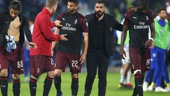 曼联拒放齐尔克泽，罗马米兰冬窗计划受挫（曼联叫停齐尔克泽转会，罗马与米兰冬窗引援受挫）