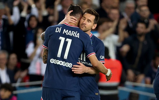 字母哥这时候的买房动作，真的让人浮想联翩啊！（字母哥此刻的置业操作，着实引人遐想）