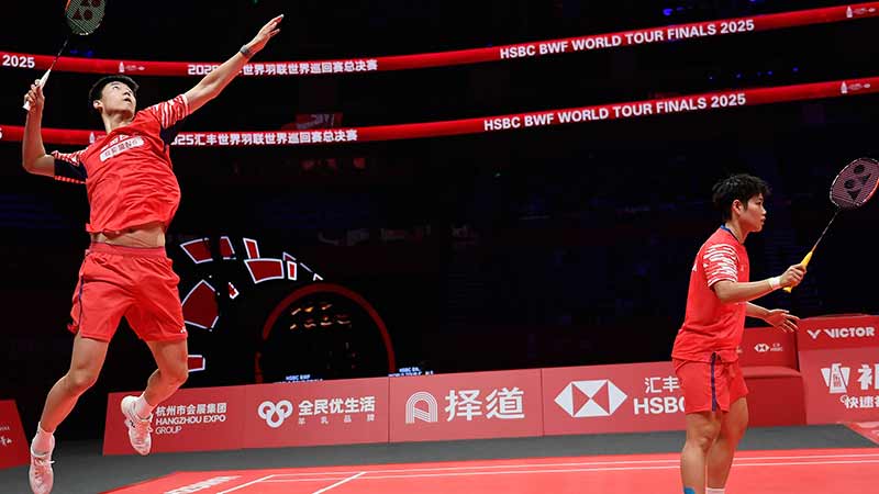 🎮HLE 1-1 T1：Kanavi装甲猴离谱送命，T1扳平总比分（HLE与T1战至1-1：Kanavi坦猴频繁送命，T1强势追平）