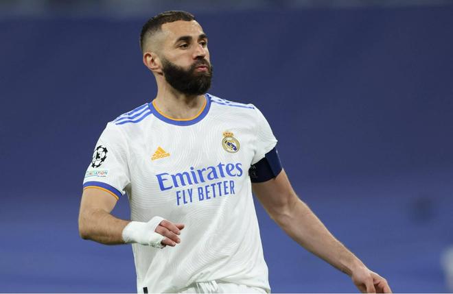 记者：皇马今天训练维尼修斯与姆巴佩长时间与教练组进行沟通